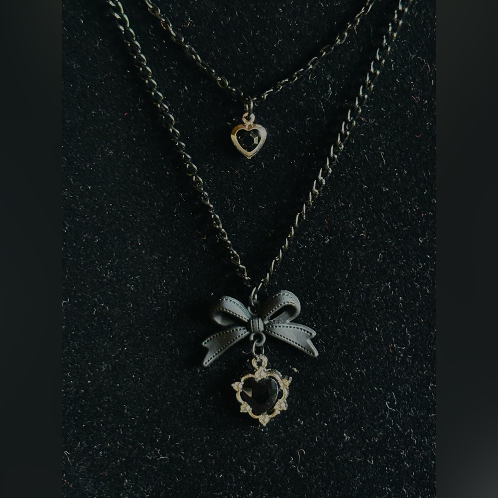 Elegant Black Bow and heart Pendant Necklace